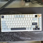 Huo Ji CQ082 Tri-mode Mechanical Keyboard, Wired/wireless, White/gray Qwerty Used. Price: $30.00.